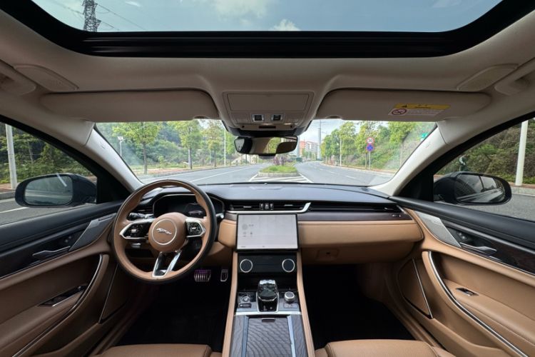 Used Jaguar XFL 2024 2.0T P250 Two-Wheel Drive Prestige Luxury Edition Interior 4