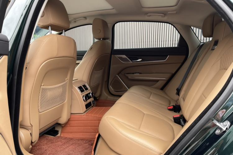 Used Jaguar XFL 2024 2.0T P250 Two-Wheel Drive Prestige Luxury Edition Interior 4