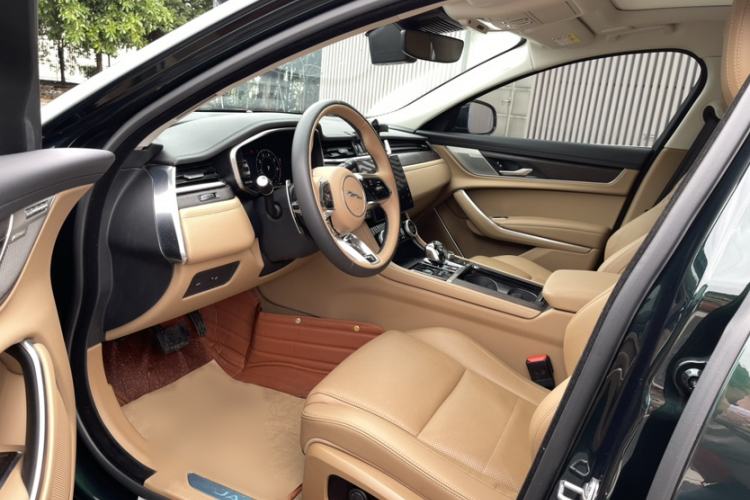 Used Jaguar XFL 2024 2.0T P250 Two-Wheel Drive Prestige Luxury Edition Interior 5