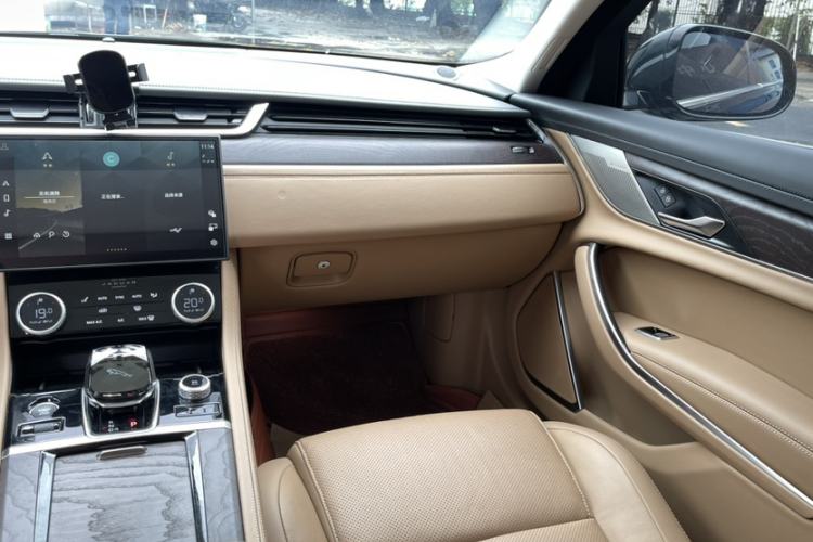 Used Jaguar XFL 2024 2.0T P250 Two-Wheel Drive Prestige Luxury Edition Interior 6