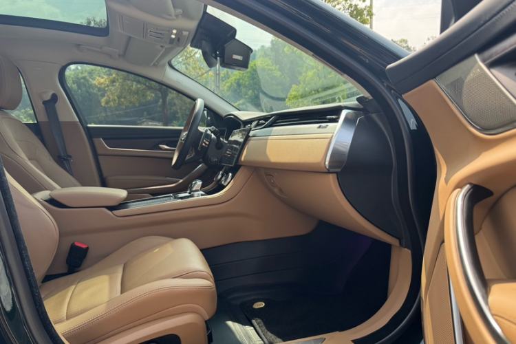 Used Jaguar XFL 2024 2.0T P250 Two-Wheel Drive Prestige Luxury Edition Interior 8
