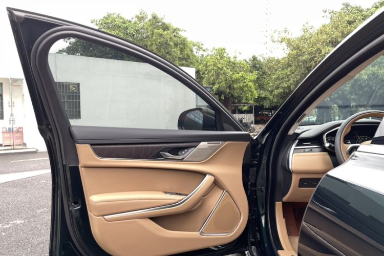 Used Jaguar XFL 2024 2.0T P250 Two-Wheel Drive Prestige Luxury Edition Interior 9
