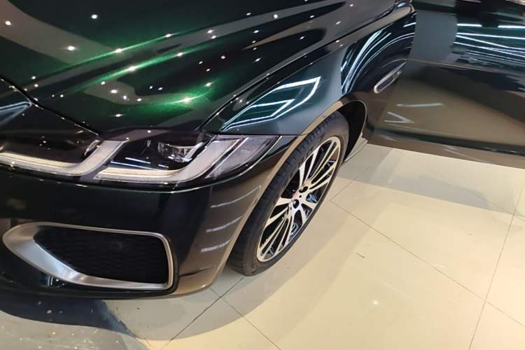 Used Jaguar XFL 2024 2.0T P250 Two-Wheel Drive Prestige Luxury Edition Left Front Headlight