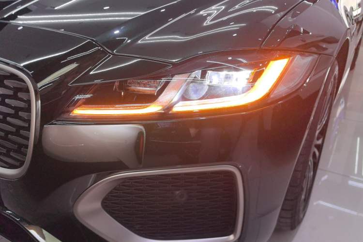 Used Jaguar XFL 2024 2.0T P250 Two-Wheel Drive Prestige Luxury Edition Left Front Headlight