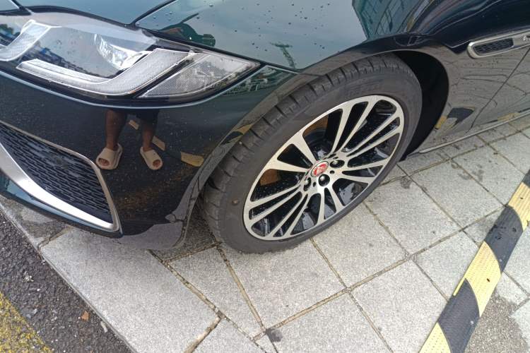 Used Jaguar XFL 2024 2.0T P250 Two-Wheel Drive Prestige Luxury Edition Left Front Wheel Hub
