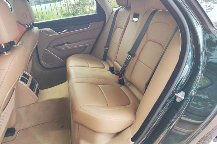 Used Jaguar XFL 2024 2.0T P250 Two-Wheel Drive Prestige Luxury Edition Left Rear Seat