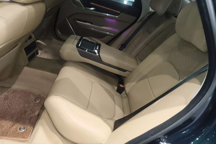 Used Jaguar XFL 2024 2.0T P250 Two-Wheel Drive Prestige Luxury Edition Left Rear Seat