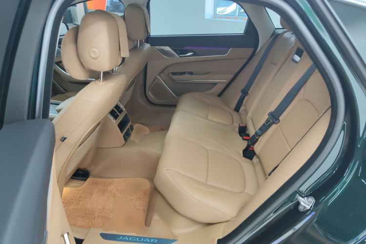 Used Jaguar XFL 2024 2.0T P250 Two-Wheel Drive Prestige Luxury Edition Left Rear Seat