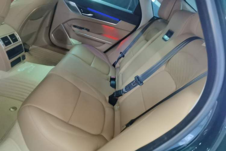 Used Jaguar XFL 2024 2.0T P250 Two-Wheel Drive Prestige Luxury Edition Left Rear Seat