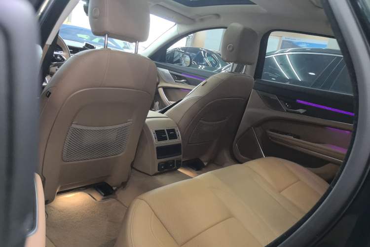 Used Jaguar XFL 2024 2.0T P250 Two-Wheel Drive Prestige Luxury Edition Left Rear Seat