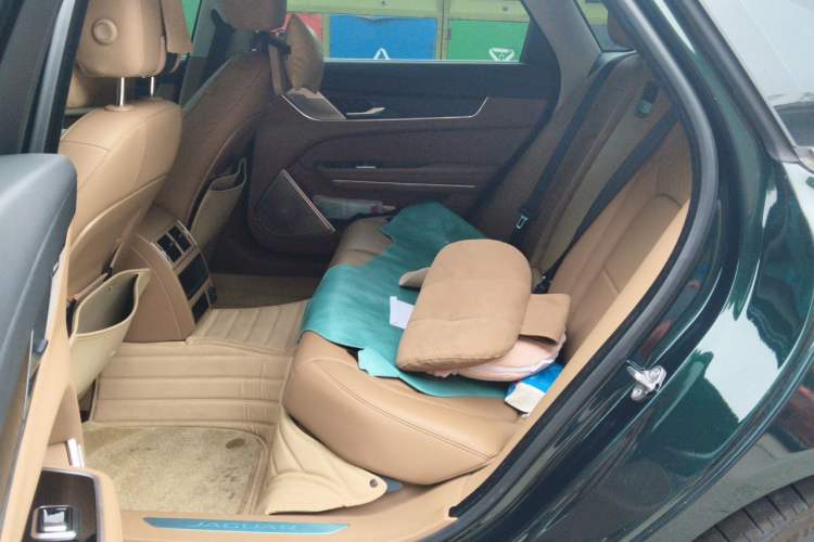 Used Jaguar XFL 2024 2.0T P250 Two-Wheel Drive Prestige Luxury Edition Left Rear Seat