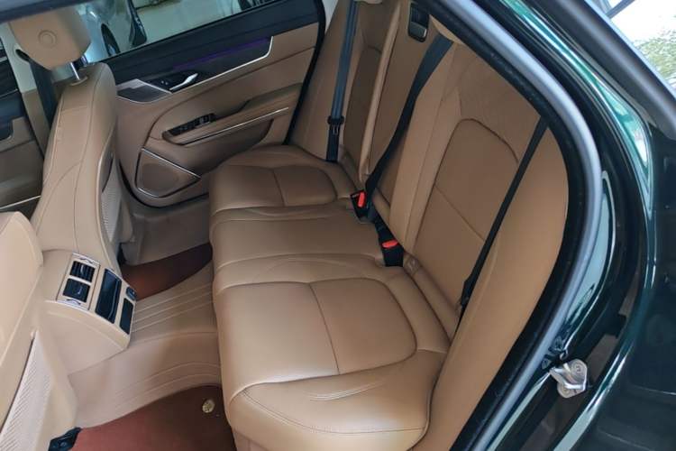 Used Jaguar XFL 2024 2.0T P250 Two-Wheel Drive Prestige Luxury Edition Left Rear Seat