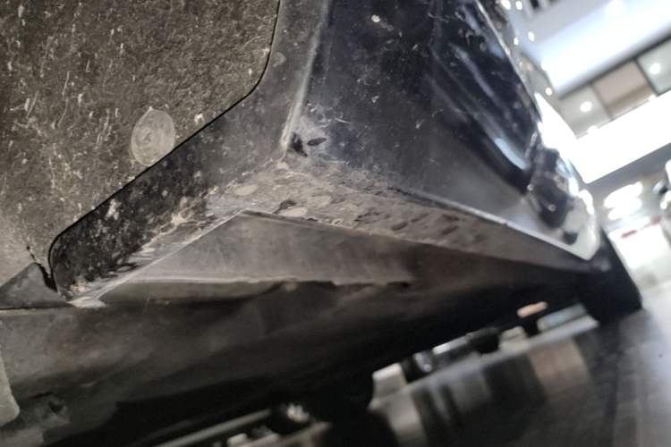 Used Jaguar XFL 2024 2.0T P250 Two-Wheel Drive Prestige Luxury Edition Left Side Sill