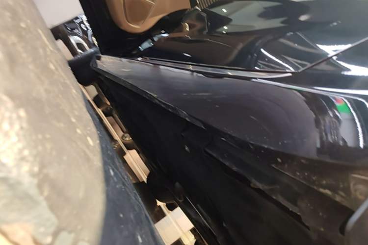 Used Jaguar XFL 2024 2.0T P250 Two-Wheel Drive Prestige Luxury Edition Left Side Sill