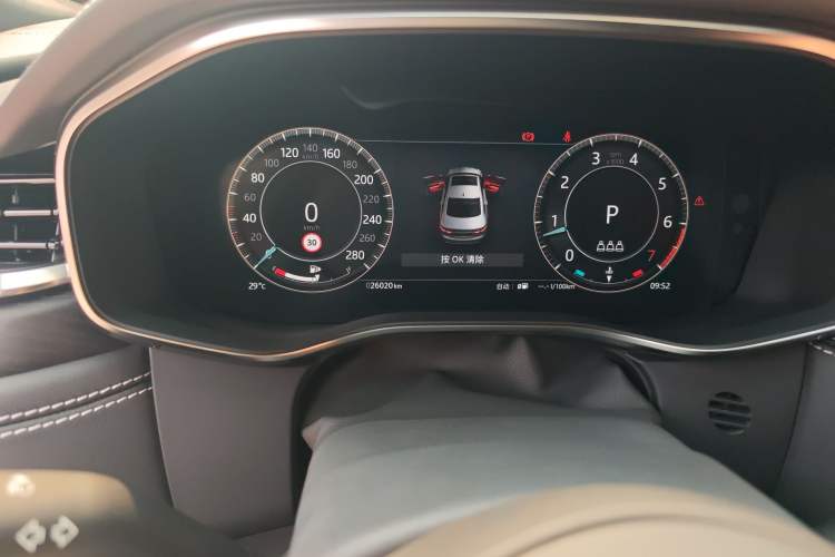 Used Jaguar XFL 2024 2.0T P300 Four-Wheel Drive Flagship Sport Gold Edition Odometer Close Up