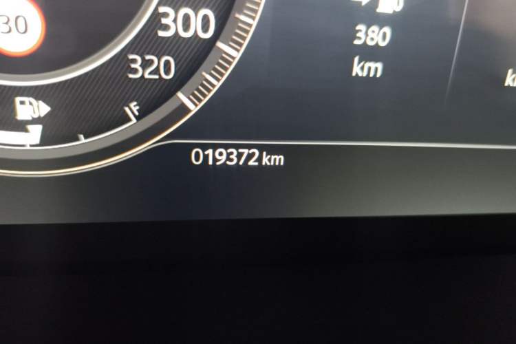 Used Jaguar XFL 2024 2.0T P250 Two-Wheel Drive Prestige Luxury Edition Odometer Close Up