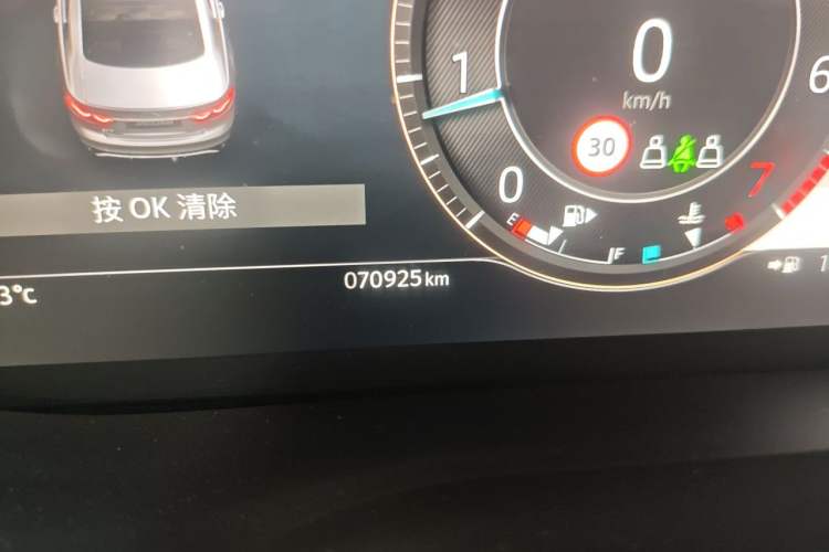 Used Jaguar XFL 2024 2.0T P300 Four-Wheel Drive Flagship Sport Gold Edition Odometer Close Up