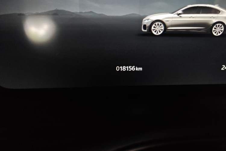 Used Jaguar XFL 2024 2.0T P250 Two-Wheel Drive Prestige Luxury Edition Odometer Close Up