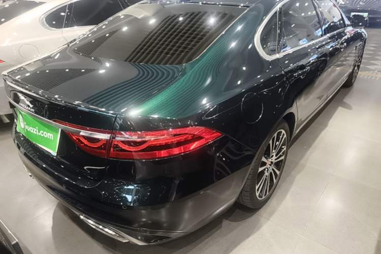 Used Jaguar XFL 2024 2.0T P250 Two-Wheel Drive Prestige Luxury Edition Rear Right 45 Deg