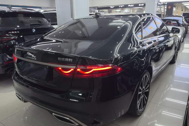 Used Jaguar XFL 2024 2.0T P250 Two-Wheel Drive Prestige Luxury Edition Rear Right 45 Deg