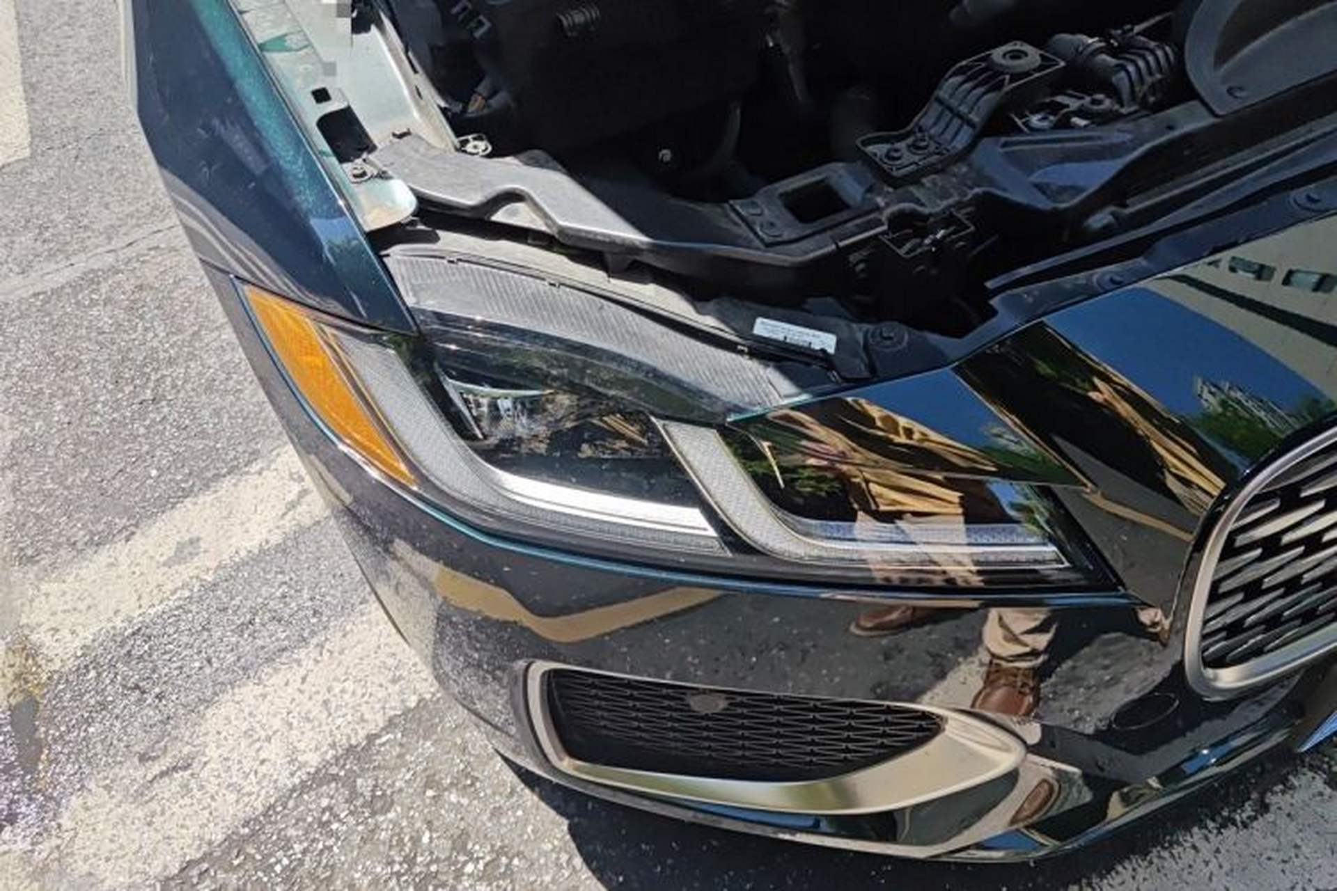 Used Jaguar XFL 2024 2.0T P250 Two-Wheel Drive Prestige Luxury Edition Right Front Headlight