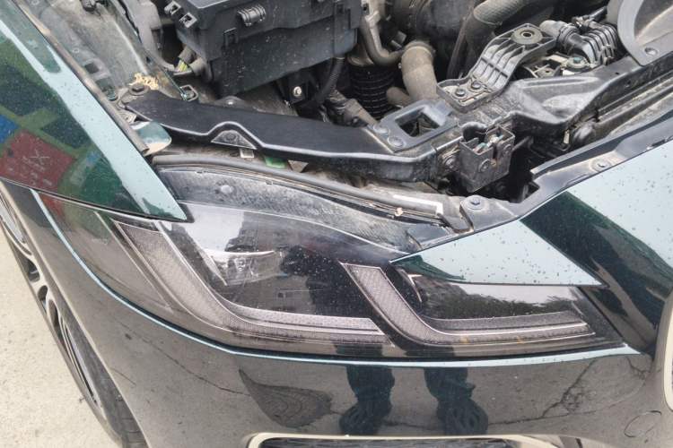Used Jaguar XFL 2024 2.0T P250 Two-Wheel Drive Prestige Luxury Edition Right Front Headlight