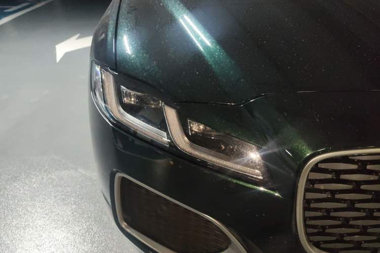 Used Jaguar XFL 2024 2.0T P250 Two-Wheel Drive Prestige Luxury Edition Right Front Headlight