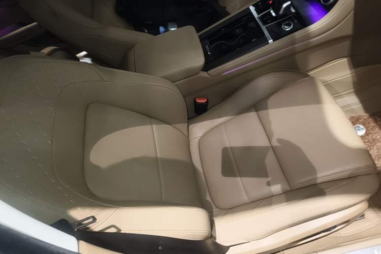 Used Jaguar XFL 2024 2.0T P250 Two-Wheel Drive Prestige Luxury Edition Right Front Seat
