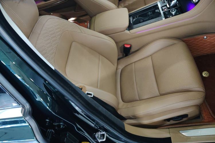 Used Jaguar XFL 2024 2.0T P250 Two-Wheel Drive Prestige Luxury Edition Right Front Seat