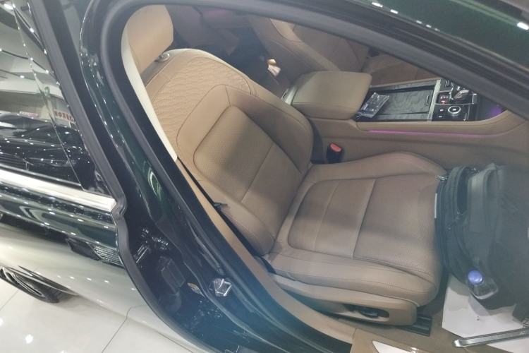 Used Jaguar XFL 2024 2.0T P250 Two-Wheel Drive Prestige Luxury Edition Right Front Seat