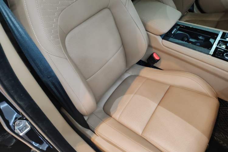 Used Jaguar XFL 2024 2.0T P250 Two-Wheel Drive Prestige Luxury Edition Right Front Seat
