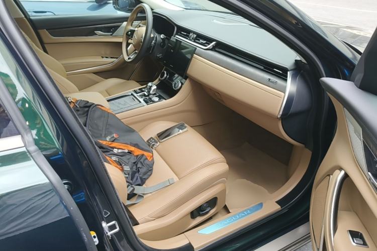 Used Jaguar XFL 2024 2.0T P250 Two-Wheel Drive Prestige Luxury Edition Right Front Seat