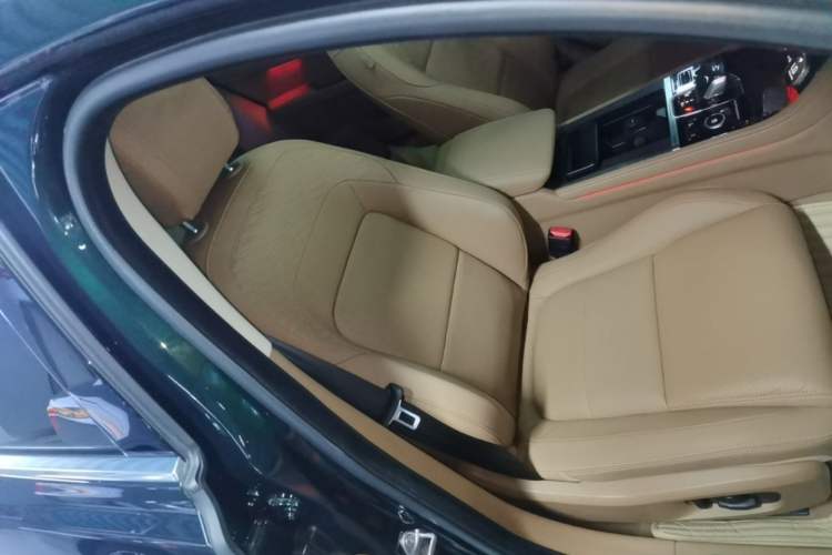 Used Jaguar XFL 2024 2.0T P250 Two-Wheel Drive Prestige Luxury Edition Right Front Seat
