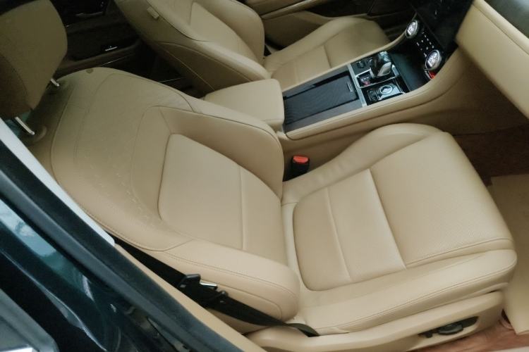 Used Jaguar XFL 2024 2.0T P250 Two-Wheel Drive Prestige Luxury Edition Right Front Seat