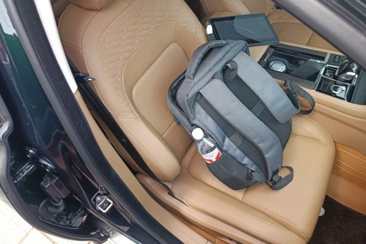 Used Jaguar XFL 2024 2.0T P250 Two-Wheel Drive Prestige Luxury Edition Right Front Seat