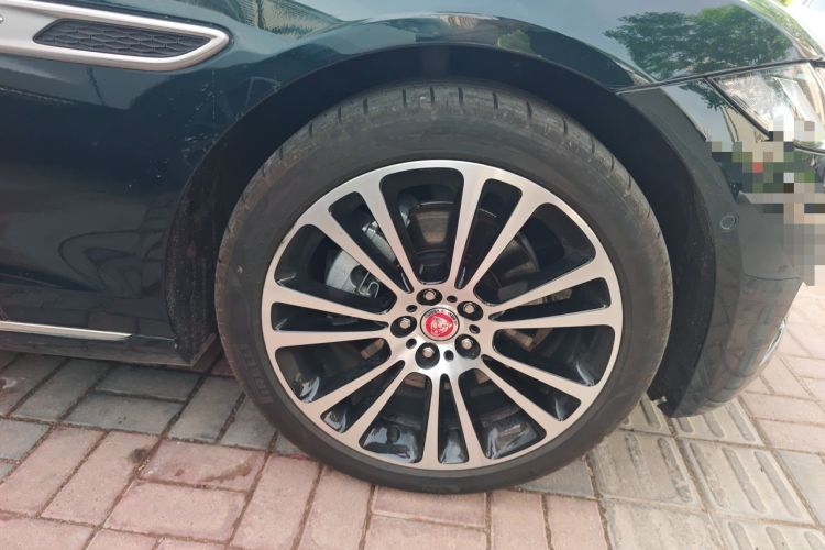 Used Jaguar XFL 2024 2.0T P250 Two-Wheel Drive Prestige Luxury Edition Right Front Wheel Hub
