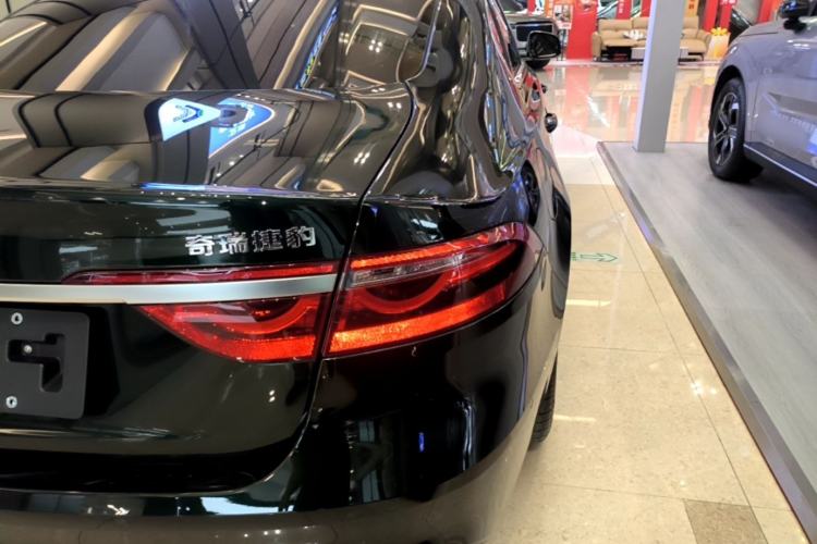 Used Jaguar XFL 2024 2.0T P250 Two-Wheel Drive Prestige Luxury Edition Right Rear Taillight