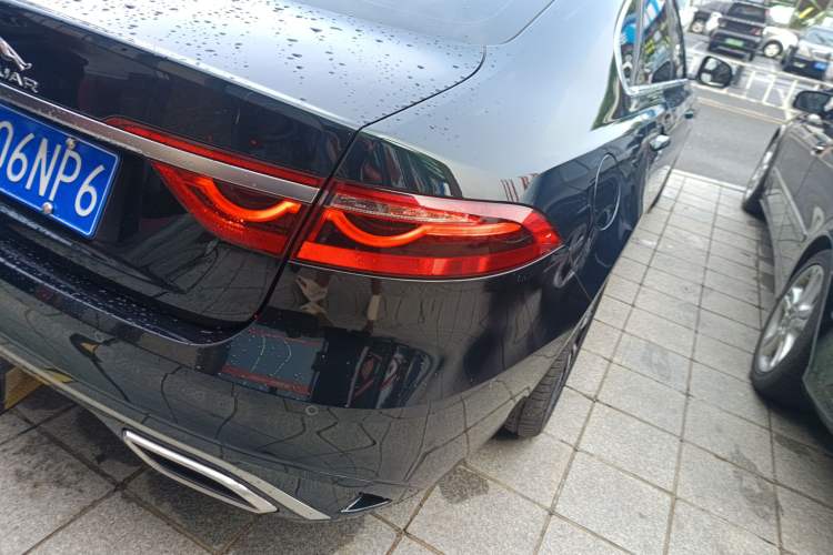 Used Jaguar XFL 2024 2.0T P250 Two-Wheel Drive Prestige Luxury Edition Right Rear Taillight