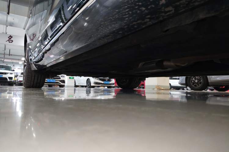 Used Jaguar XFL 2024 2.0T P250 Two-Wheel Drive Prestige Luxury Edition Right Side Sill