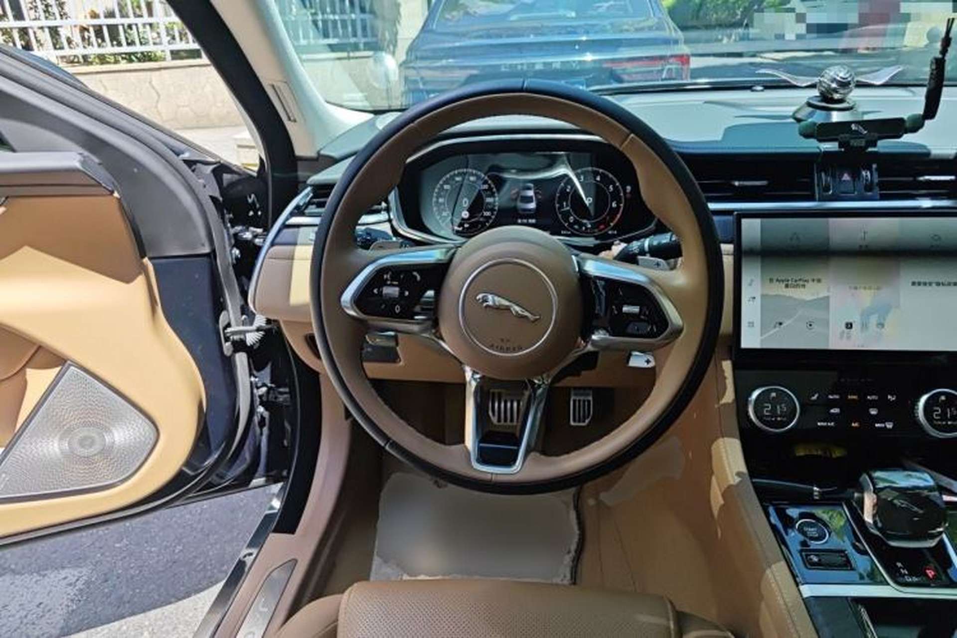 Used Jaguar XFL 2024 2.0T P250 Two-Wheel Drive Prestige Luxury Edition Steering Wheel