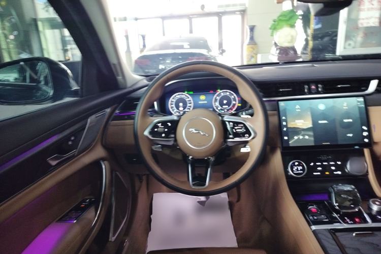 Used Jaguar XFL 2024 2.0T P250 Two-Wheel Drive Prestige Luxury Edition Steering Wheel