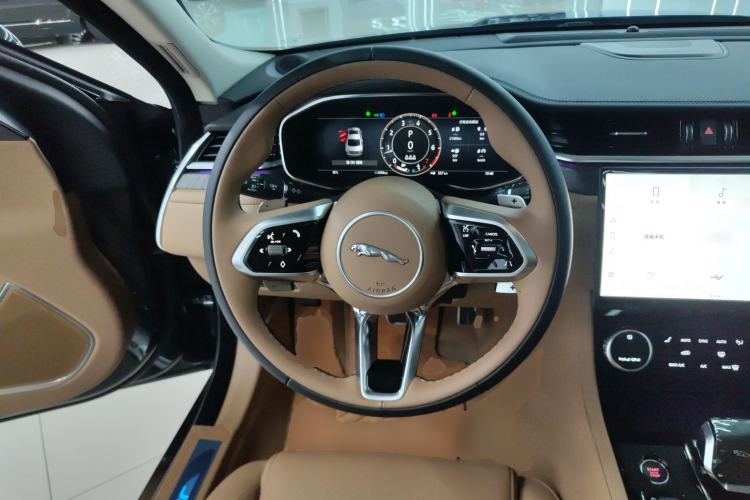 Used Jaguar XFL 2024 2.0T P250 Two-Wheel Drive Prestige Luxury Edition Steering Wheel