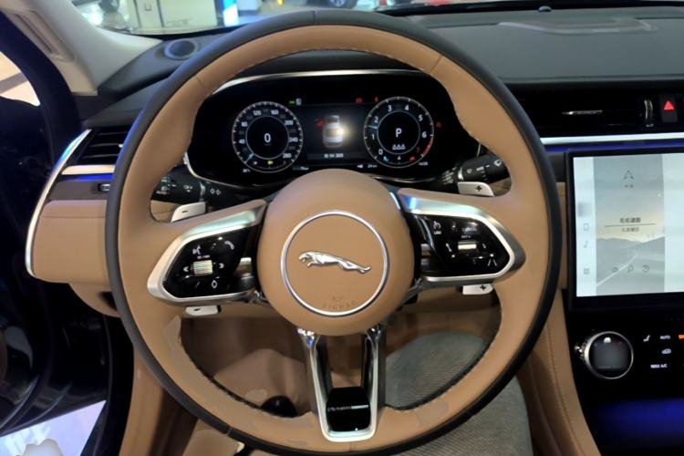 Used Jaguar XFL 2024 2.0T P250 Two-Wheel Drive Prestige Luxury Edition Steering Wheel