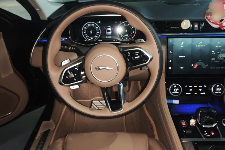 Used Jaguar XFL 2024 2.0T P250 Two-Wheel Drive Prestige Luxury Edition Steering Wheel