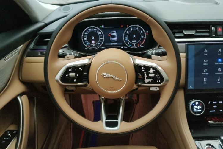 Used Jaguar XFL 2024 2.0T P250 Two-Wheel Drive Prestige Luxury Edition Steering Wheel