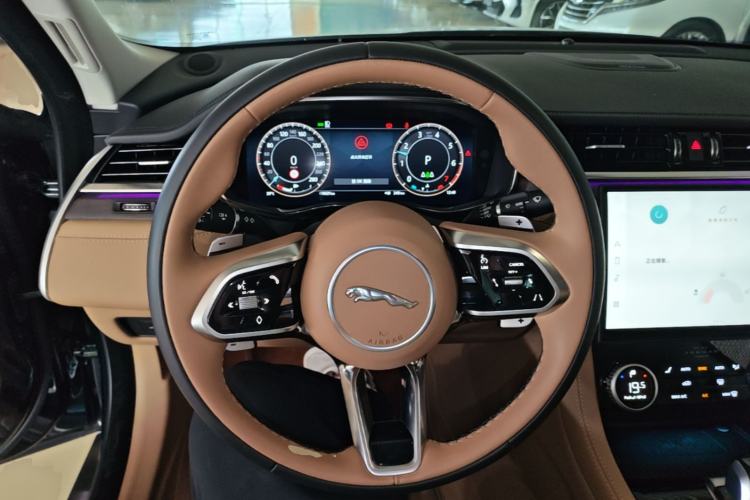 Used Jaguar XFL 2024 2.0T P250 Two-Wheel Drive Prestige Luxury Edition Steering Wheel
