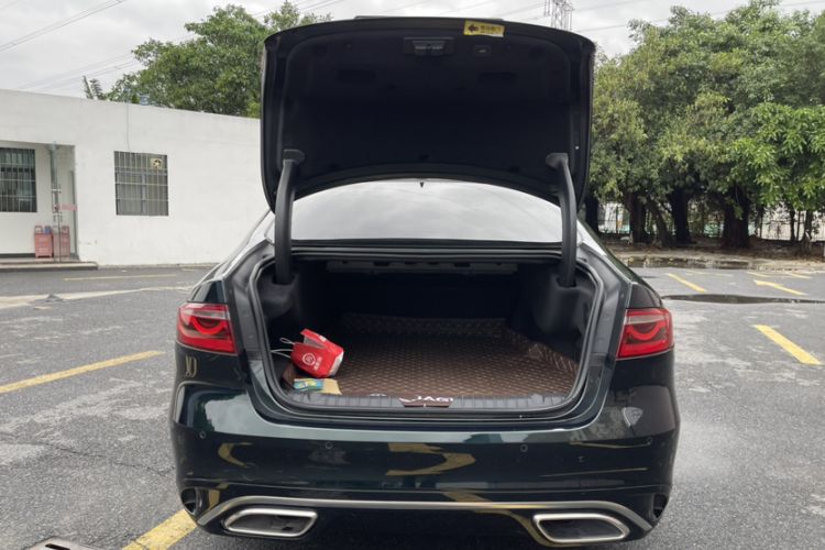 Used Jaguar XFL 2024 2.0T P250 Two-Wheel Drive Prestige Luxury Edition Trunk