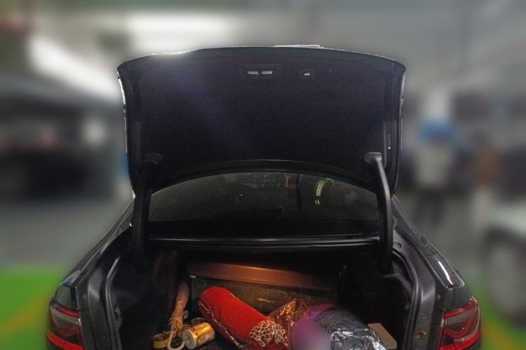 Used Jaguar XFL 2024 2.0T P250 Two-Wheel Drive Prestige Luxury Edition Trunk