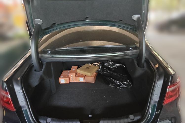 Used Jaguar XFL 2024 2.0T P250 Two-Wheel Drive Prestige Luxury Edition Trunk