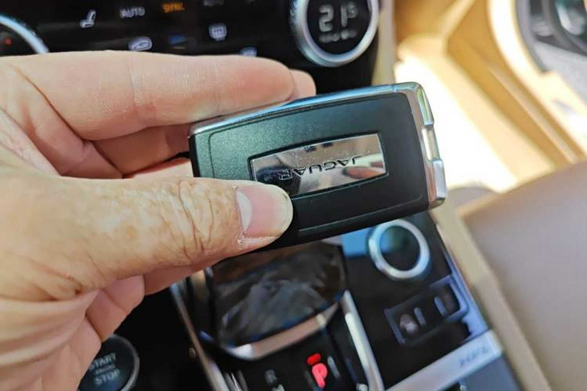 Used Jaguar XFL 2024 2.0T P250 Two-Wheel Drive Prestige Luxury Edition Vehicle Key